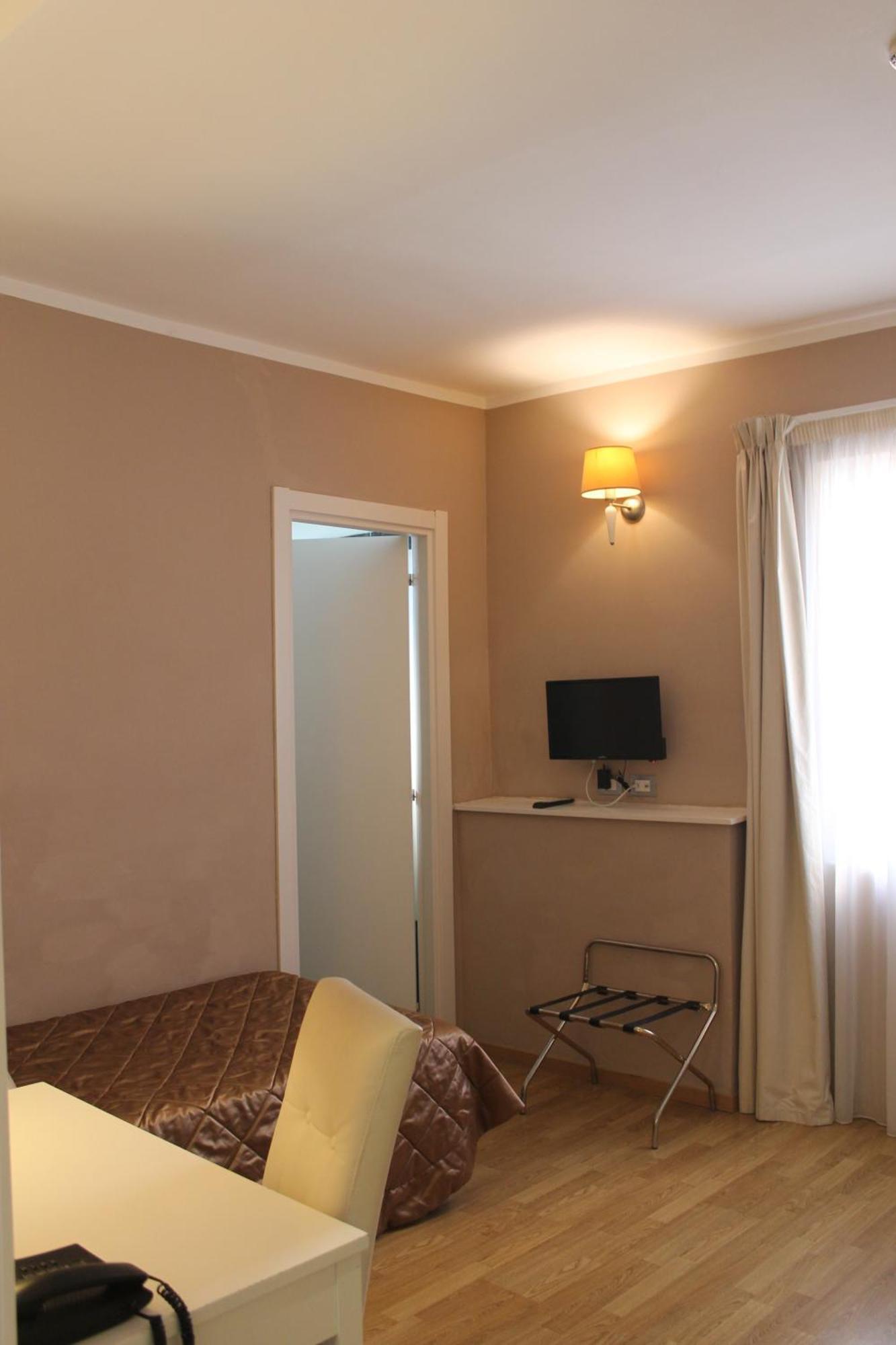 Hotel Centrale Olbia Dış mekan fotoğraf